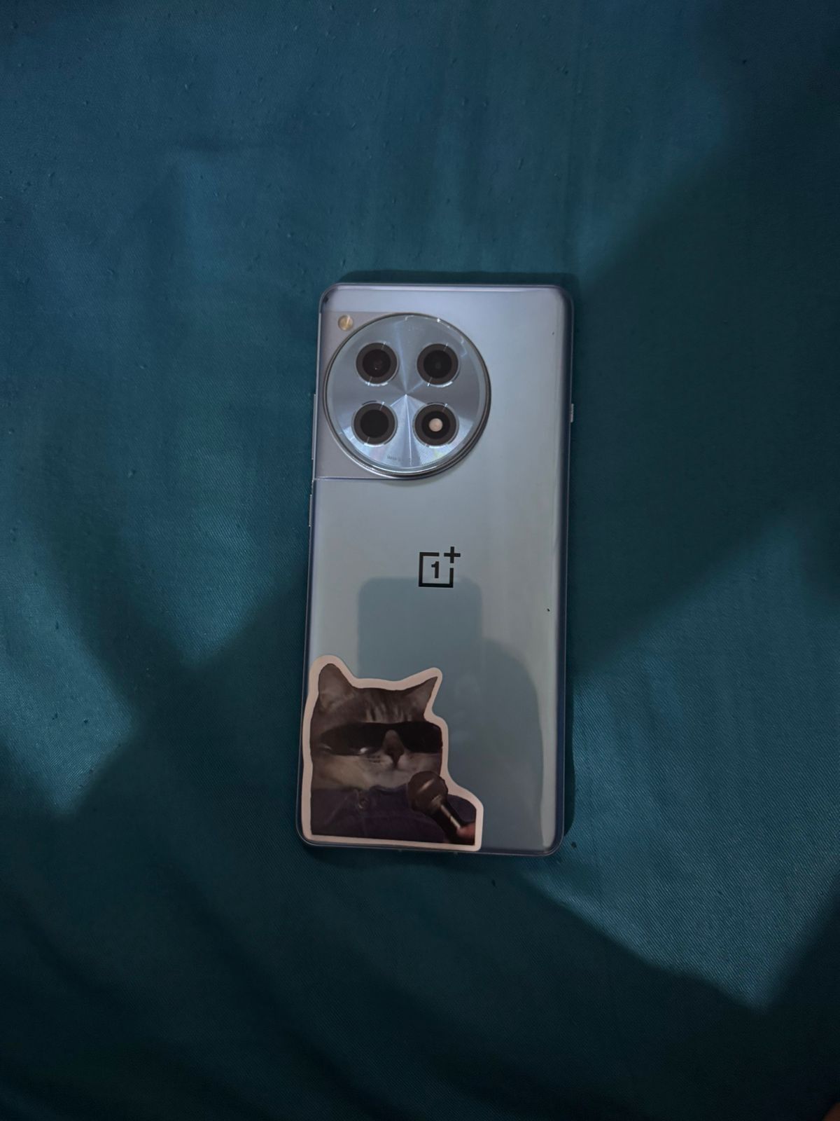 OnePlus 12r в идеальном состояни