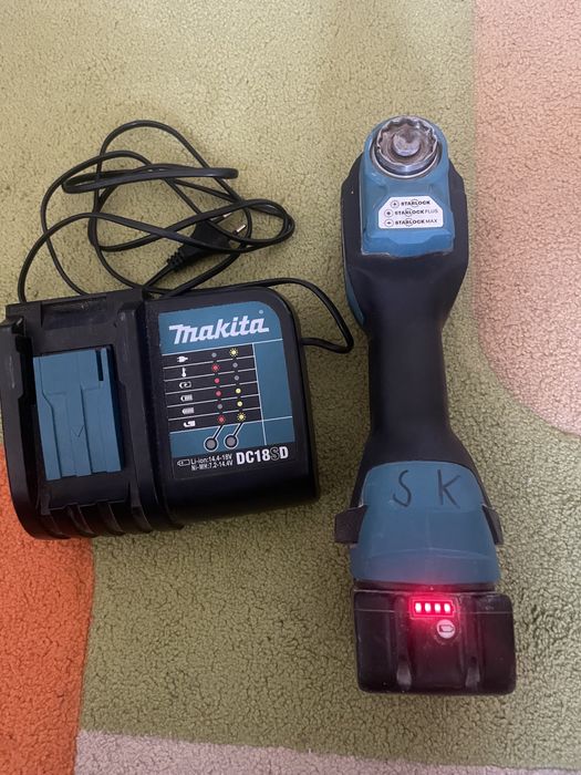 Multifunctionala Makita DTM52 cu incarcator original