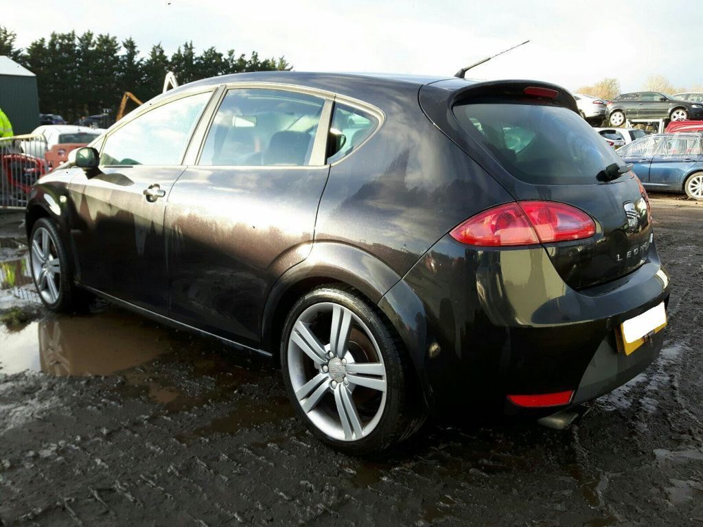 Fuzeta dreapta spate Seat Leon 2 2006 hatchback 2.0