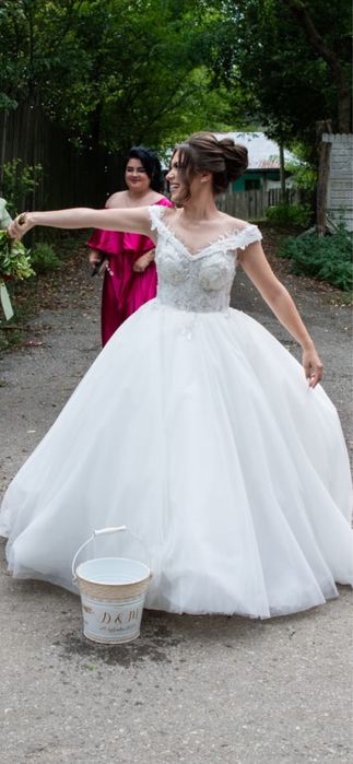 Vand rochie mireasa Reina