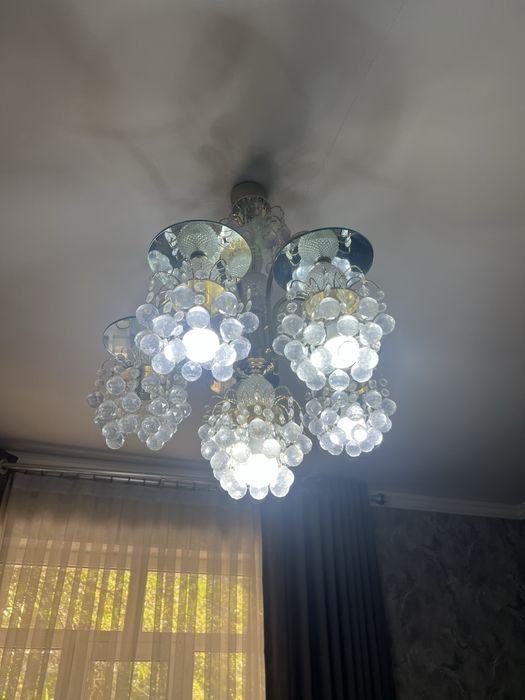 Срочно продается люстра