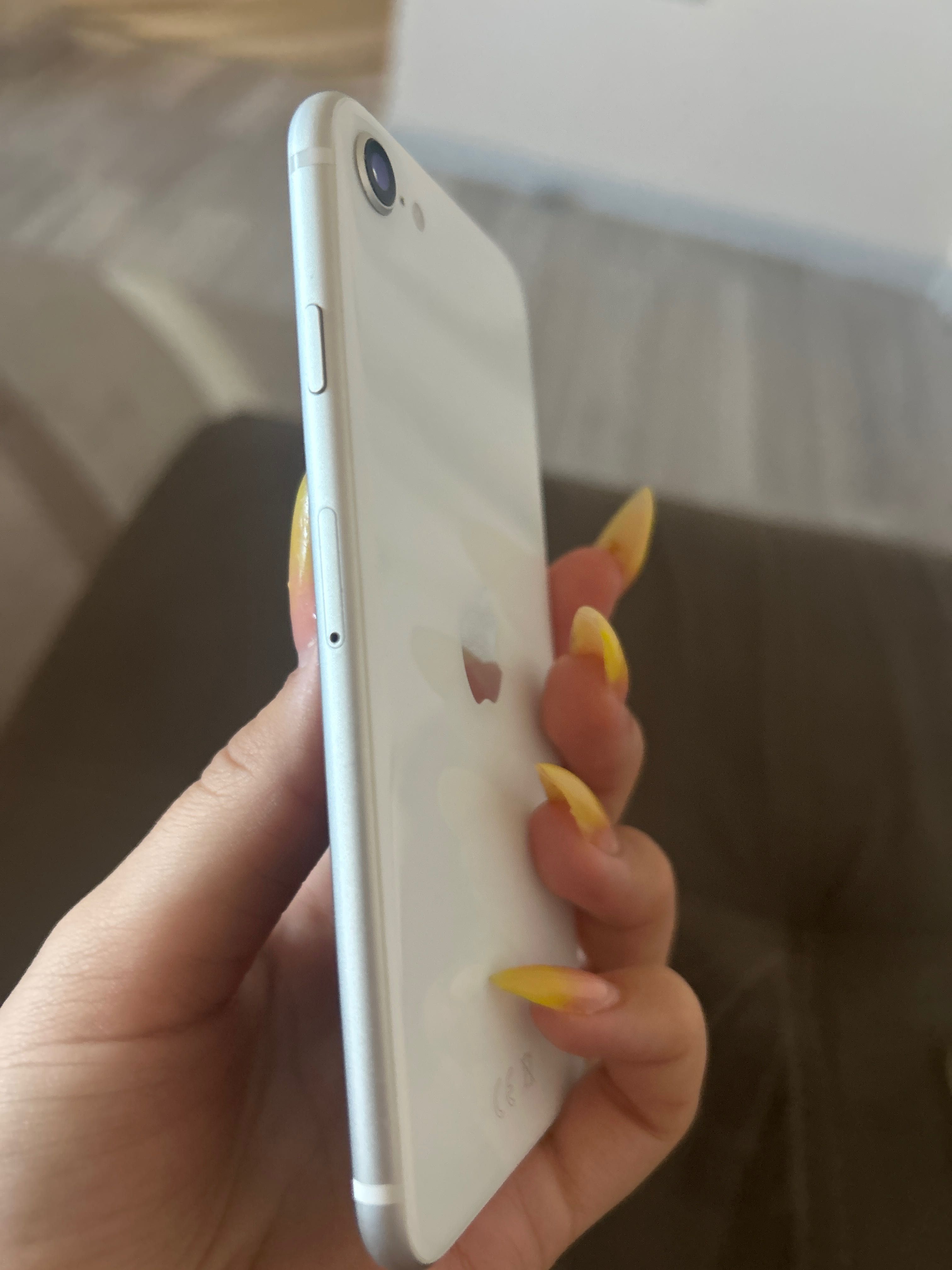 :I phone SE 2020
