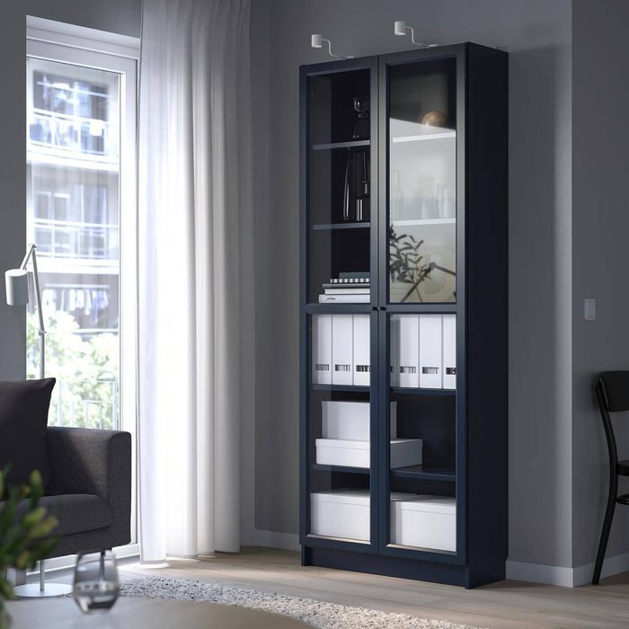 Шкаф IKEA со стеклянными дверьми