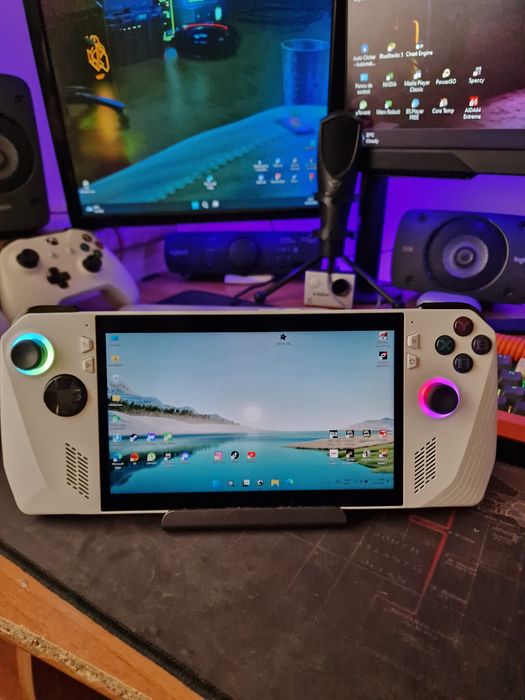 Vând Asus  ROG ALLY