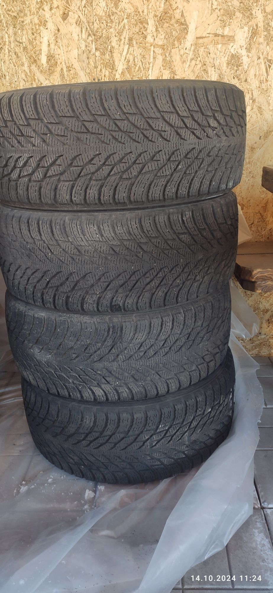 Продам шины Nokian R3 225,45,18