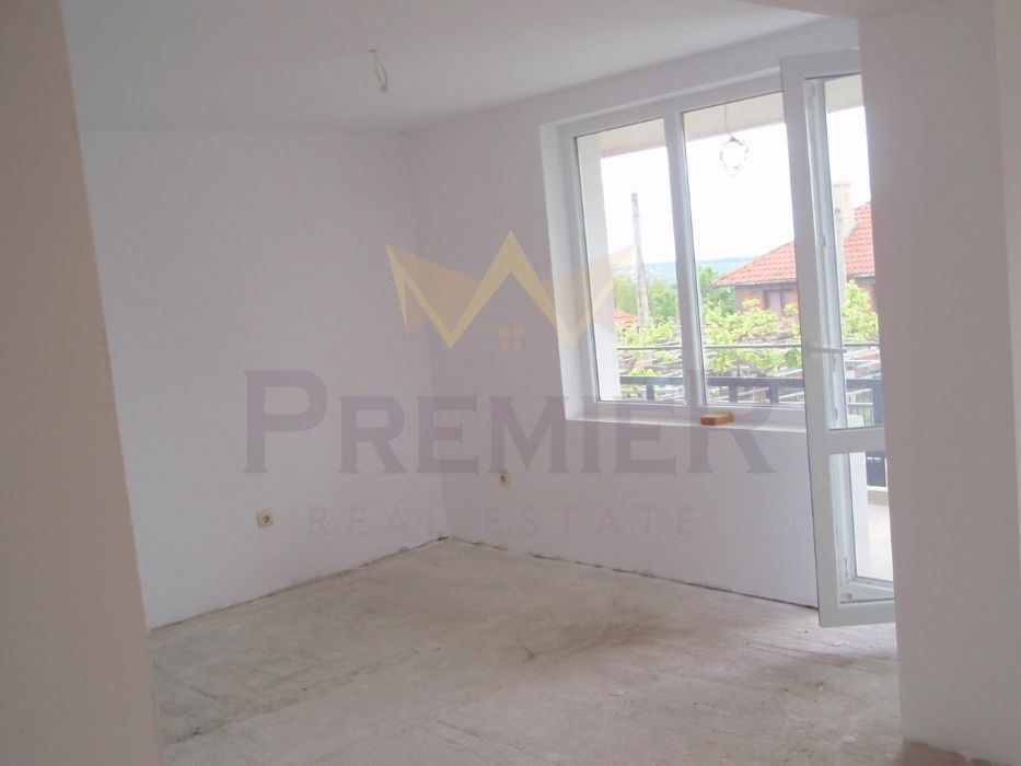 Продава се Къща в с. Бенковски, Област Варна - 285 кв.м за 685 €/кв.м - Снимка #3