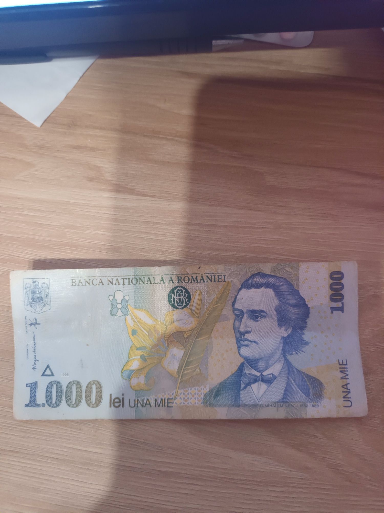 Bancnota de 1000 de lei cu Eminescu