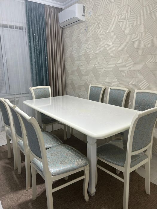 Продам стол со стульями (8 штук)