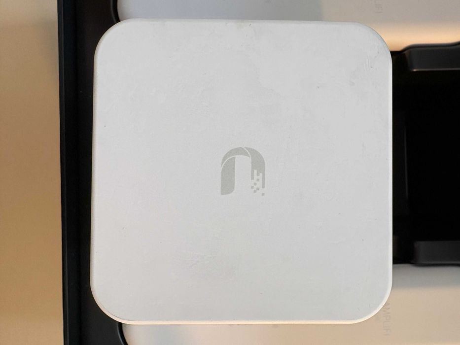 Router profesional + 2 Acces Point-uri  AmpliFi HD Ubiquiti - AFi-HD