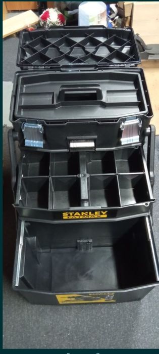Statie de lucru dulap carucior troller cutie scule Stanley Fatmax