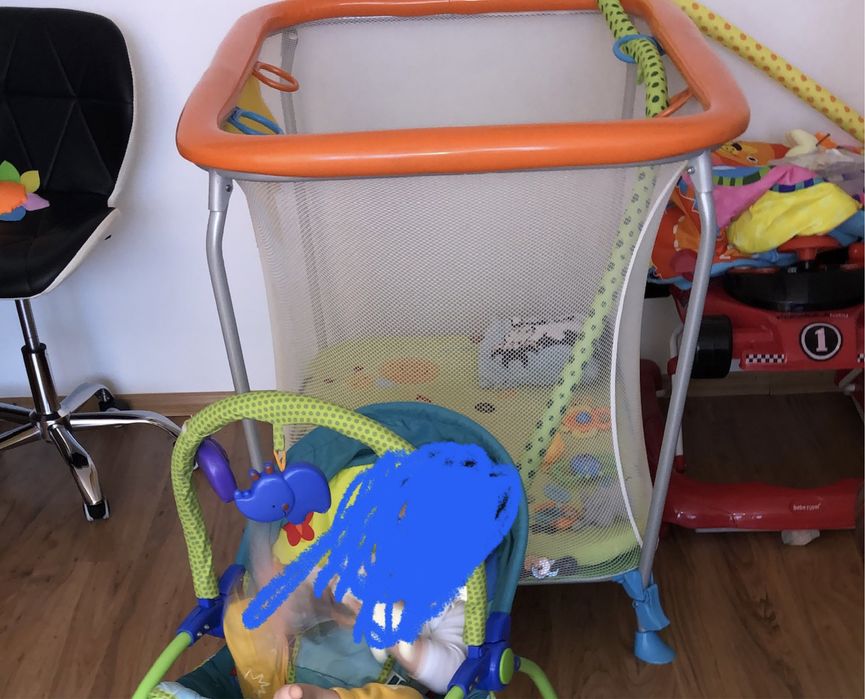 Tarc de culoare portocalie