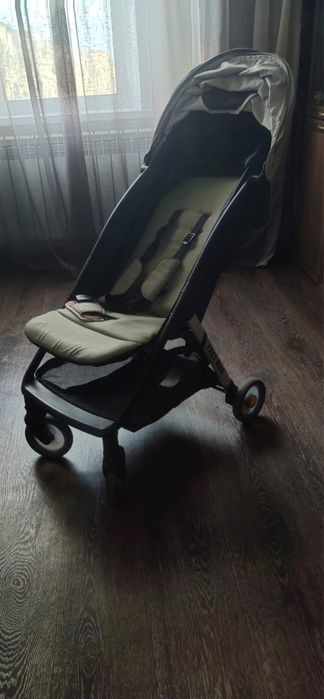 Продам коляску Joie