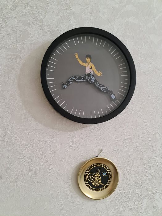 Продам часы новые