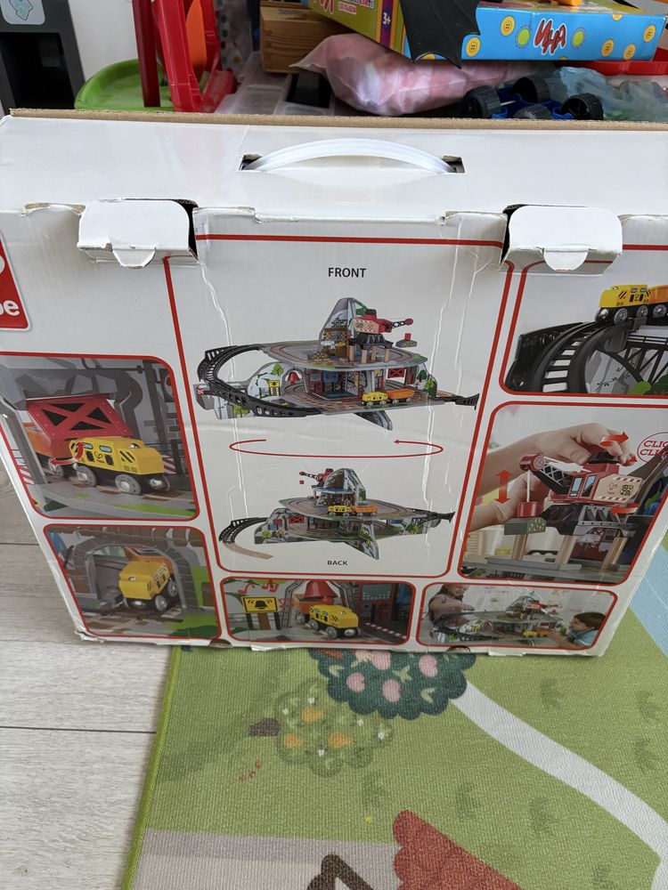 Hape планинска писта за влакчета с кран