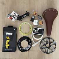 Piese bicicleta mtb ghidon antifurt lumini sei butuci pedale Race Face