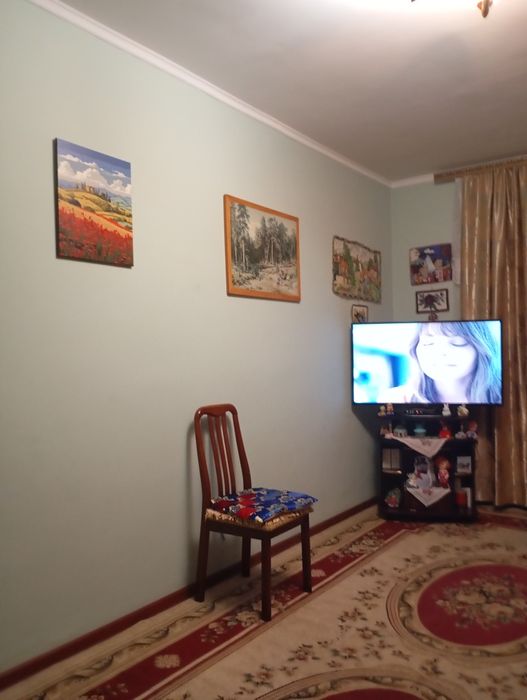 Продам 2 комнатную квартиру 44 КВ м район Акация