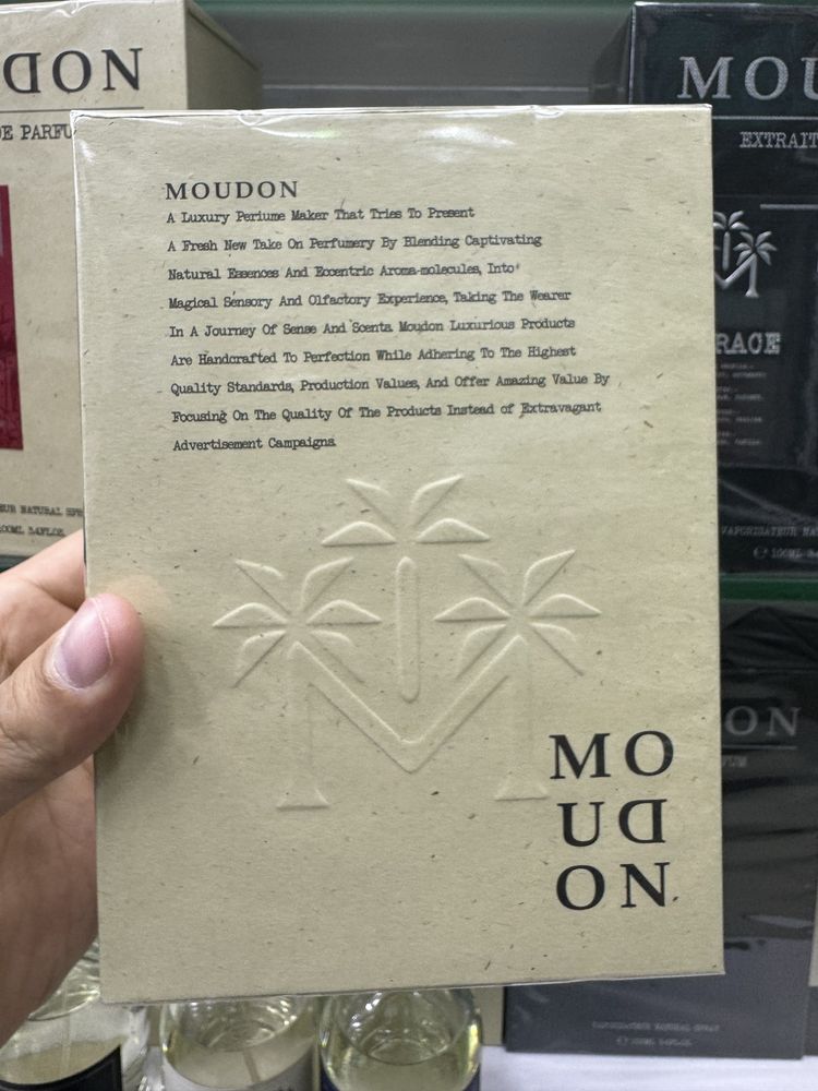 Moudon Elegant Radiant Obsidian