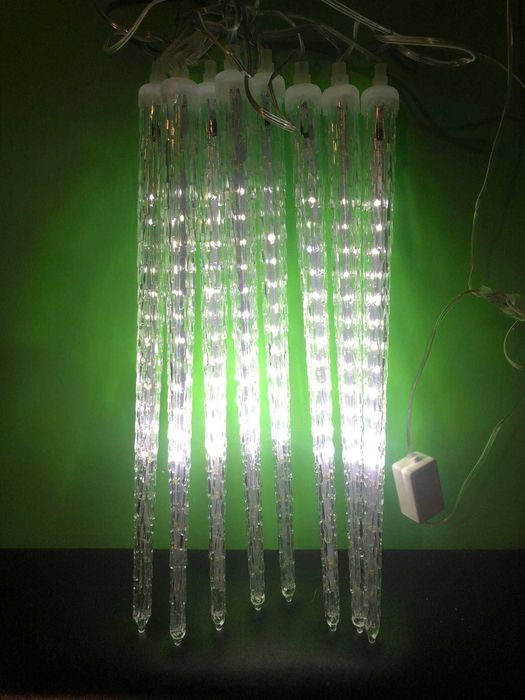 Коледни външни лампички с функция разтопяваща  светлина ледени висулки