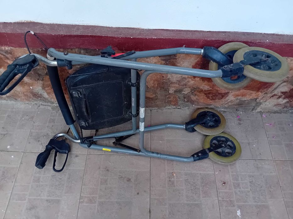 Cadru de mers pe roti o frana .defect 1