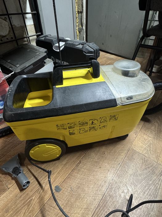 Пылесос профессиональное Karcher puzzi 100