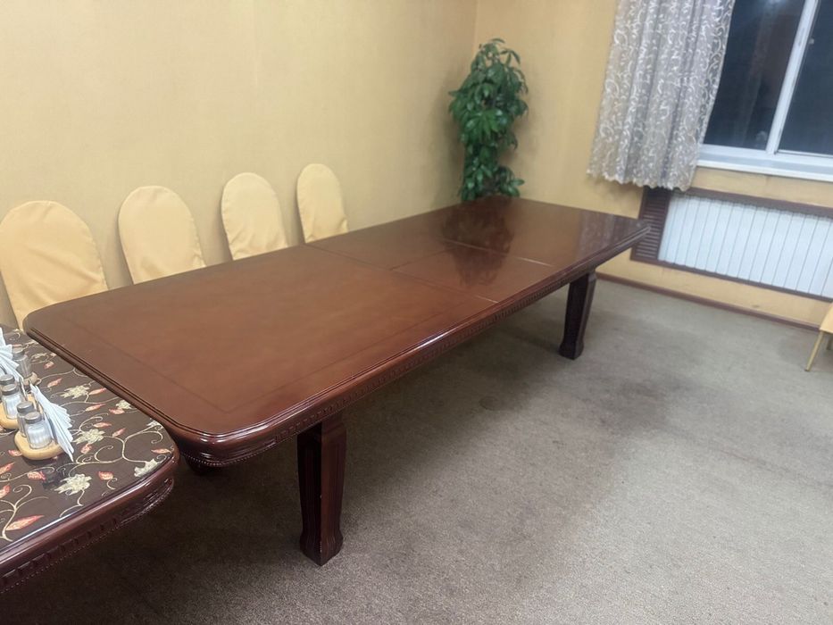 Продается обеденный стол