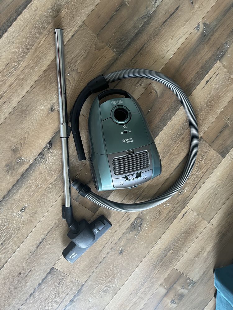 Пылесос Vitek VT-8129