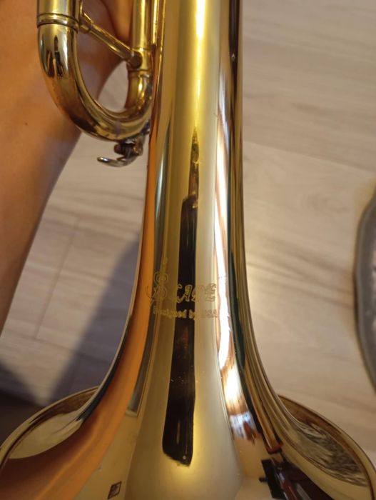 Vând trompeta sau schimb cu alta