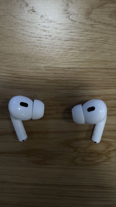 Apple Airpods 2nd Generation with noise cancellation