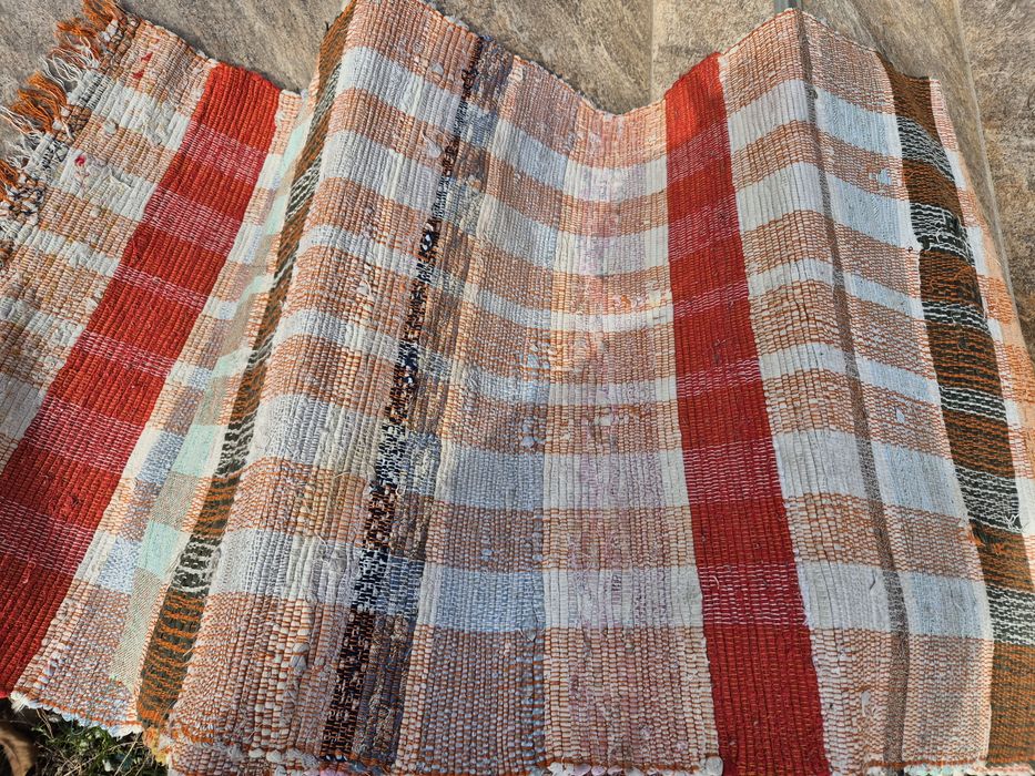 Covor  tesut la  razboi