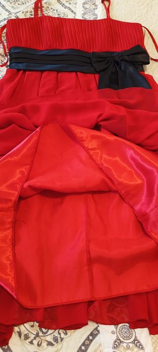 Rochiță Roșie ,Dora , din voal , măsura 38