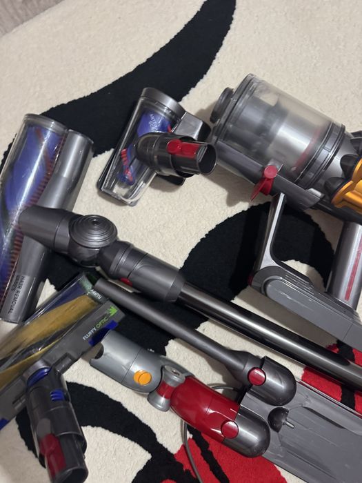 Aspirator v12 slim cu accesorii.