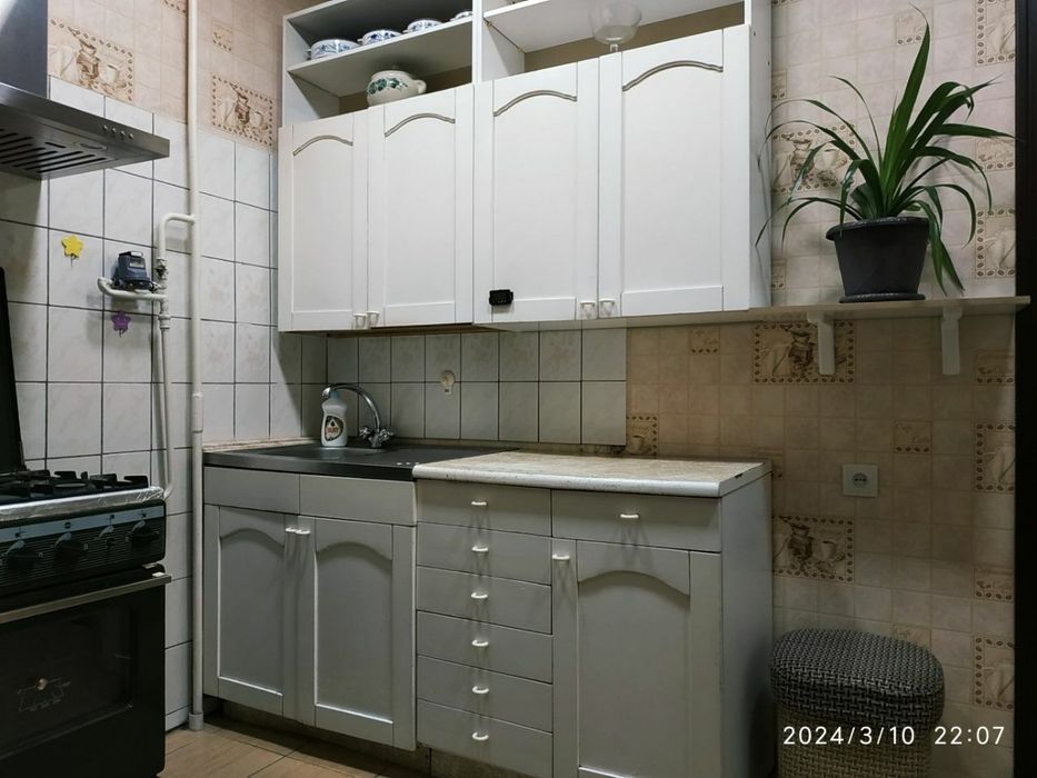 Аренда квартира сергели-7 1 хона 2 килинган 4 этаж 5 этажли дом