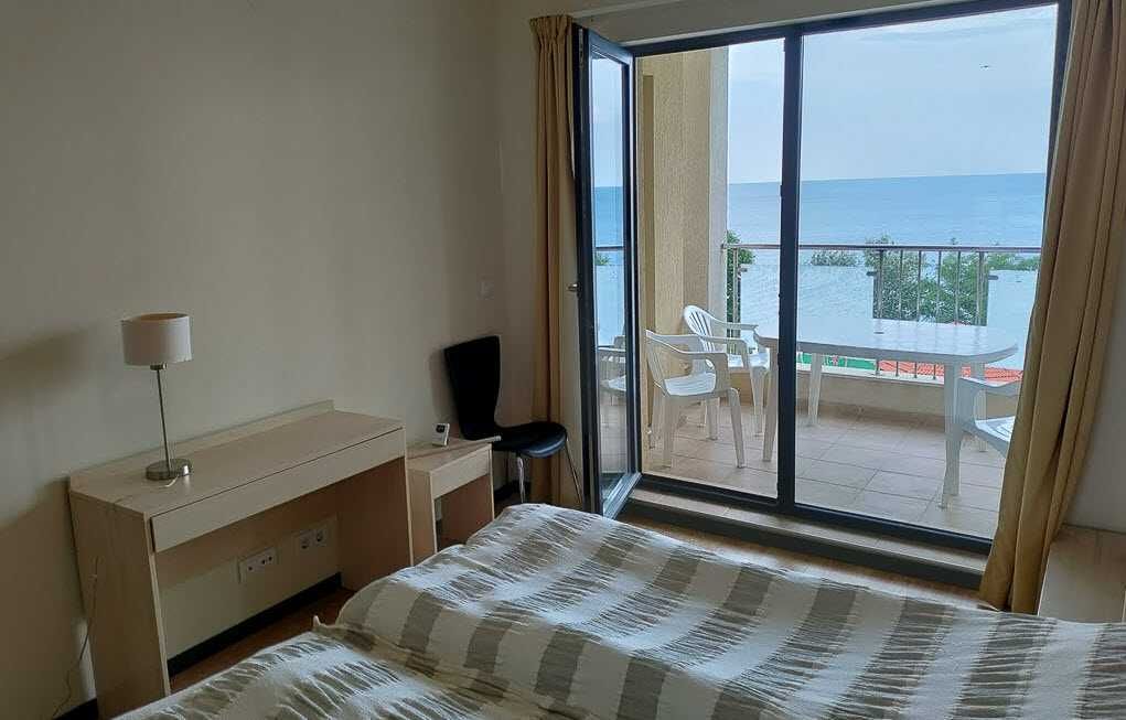 Двустаен апартамент с гледка към морето в Бяла