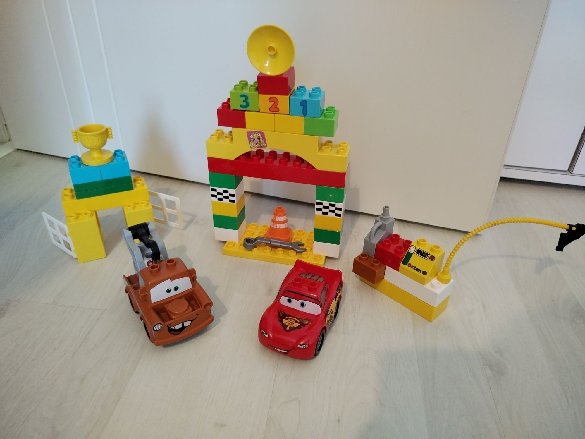 Lego Duplo Cars Fulger McQueen și Bucsa
