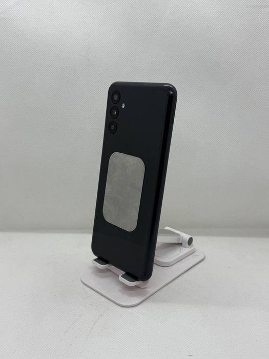 Samsung M 13 sotiladi dastavka bor