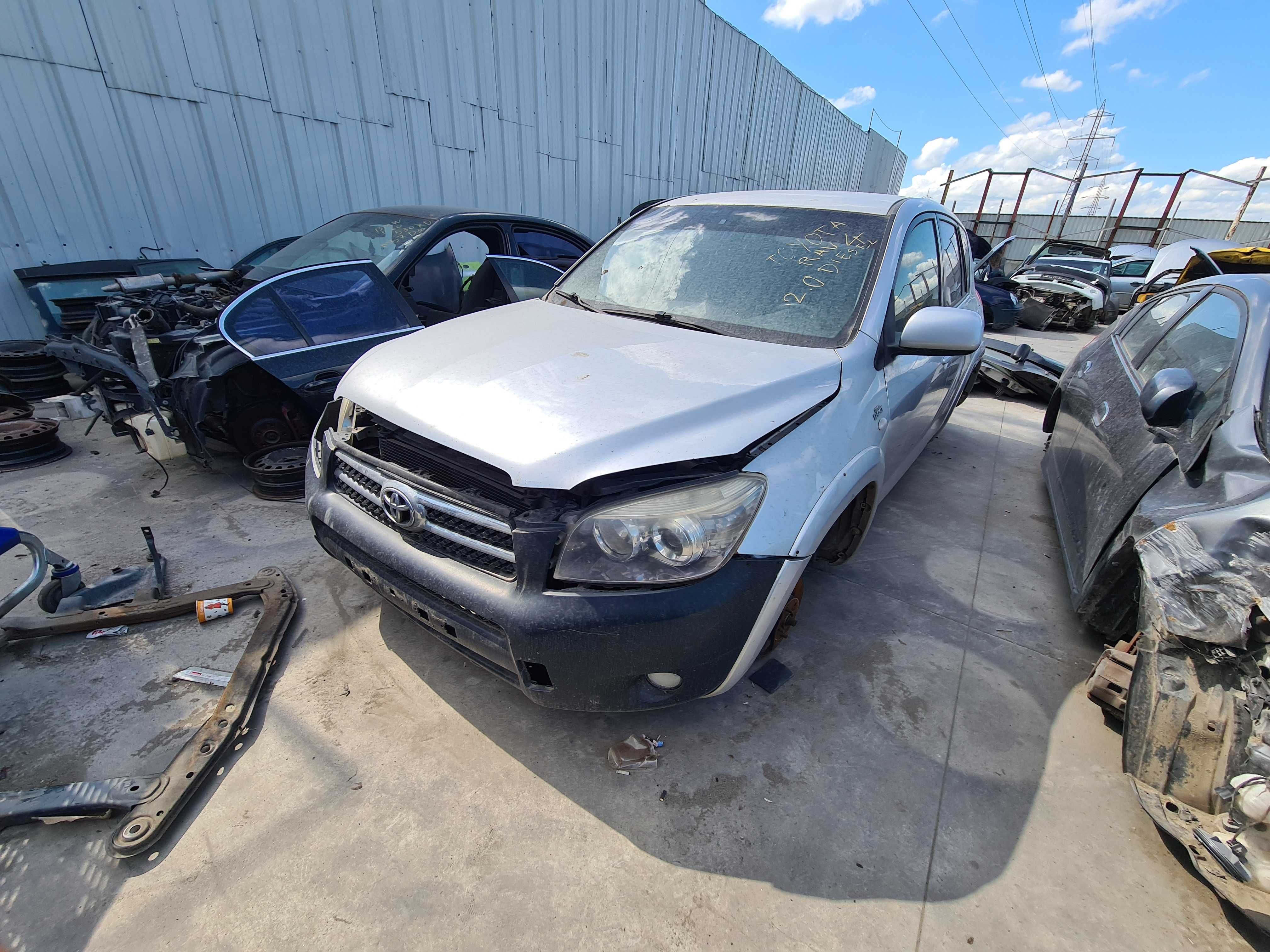 Dezmembrez toyota rav4