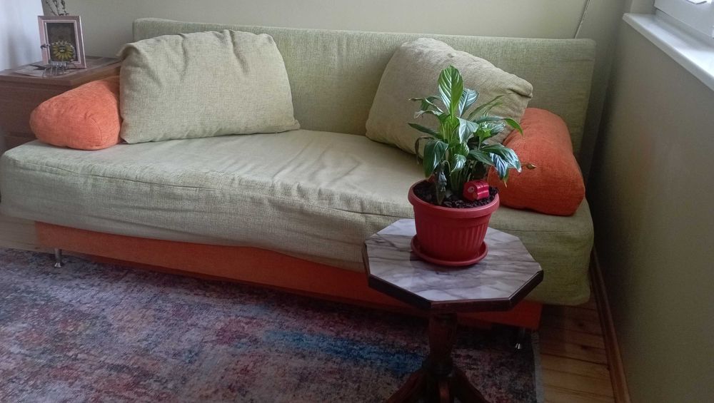 Диван-канапе, в отлично състояние