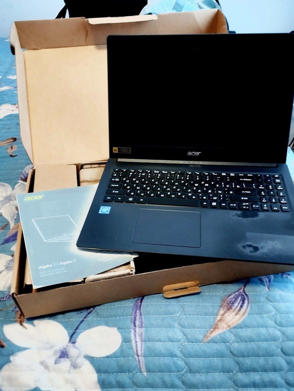 Acer noutbuk sotiladi