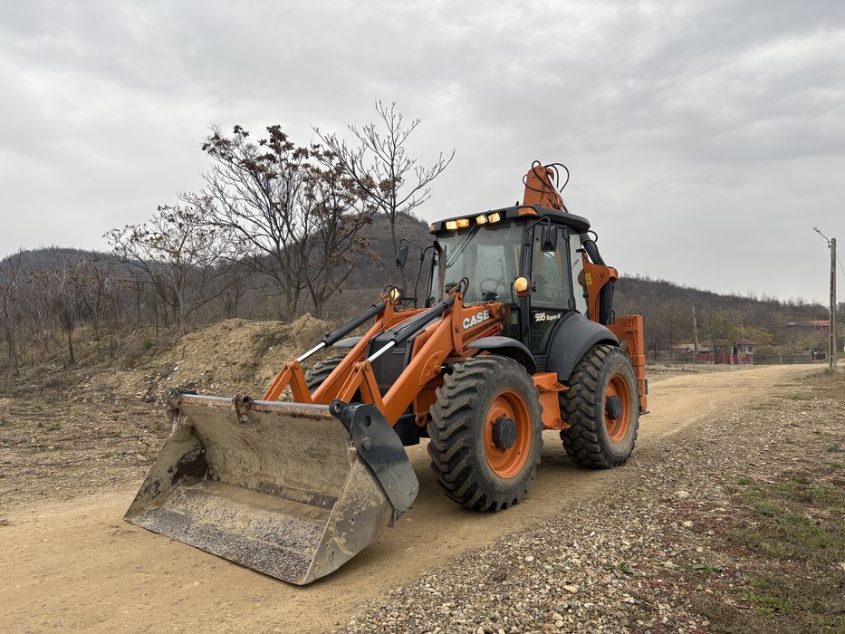 Buldoexcavator CASE 695 SuperR