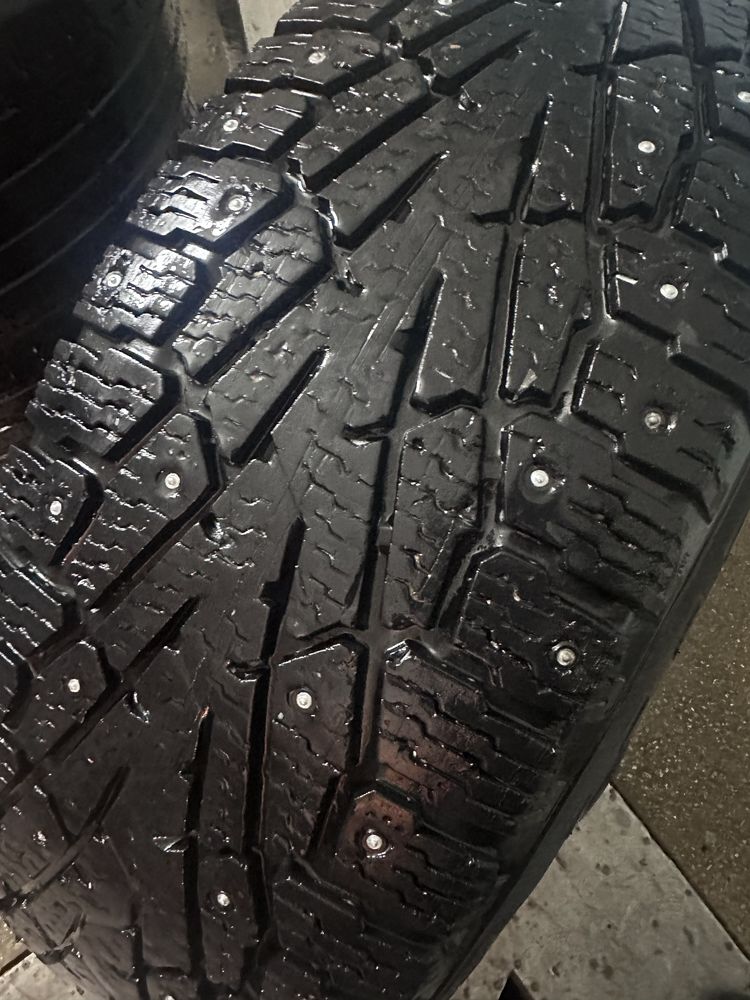 285/75R16 (4шт) Nokian