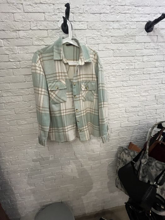 Продам куртки по 2000 тенге