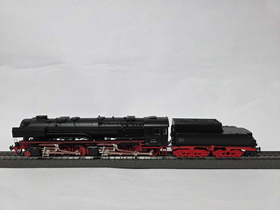 Locomotiva NOUA BR 53 BORSIG (Marklin AC)