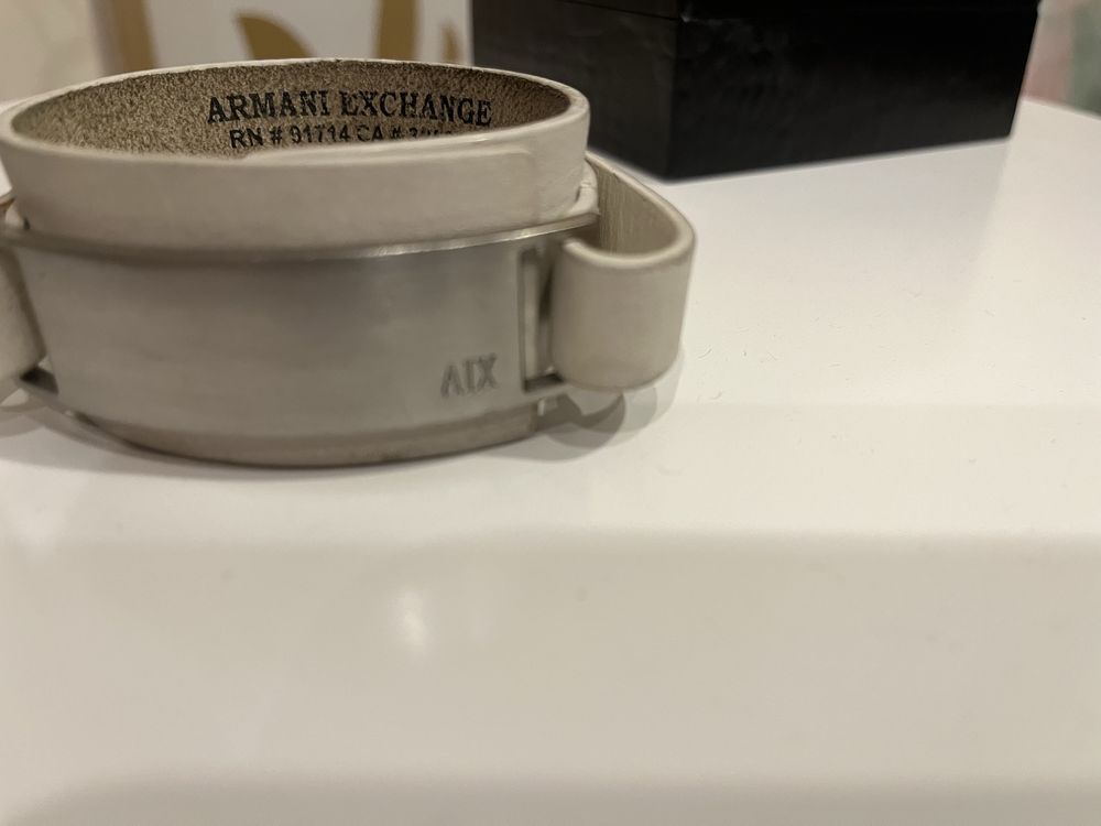 Armani Exchange гривна естествена кожа