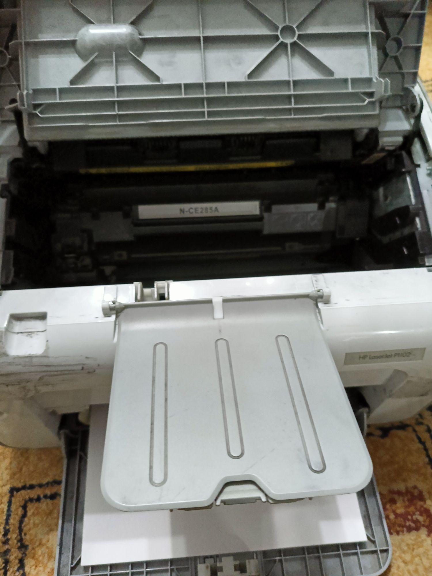 Принтер HP Laserjet P1102