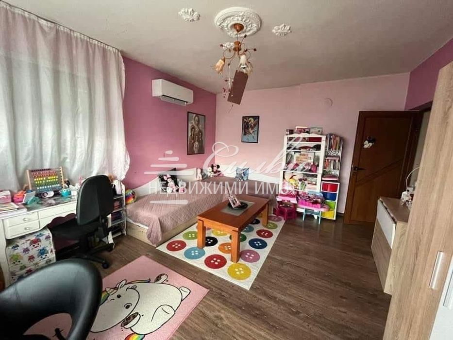 Етаж от МАСИВНА ТУХЛЕНА къща - кв. Дивдядово