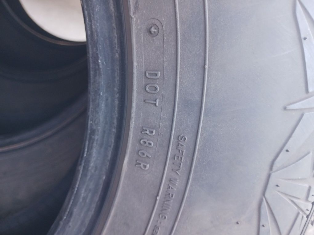 Продавам много запазени  гуми Falken 235/70/16