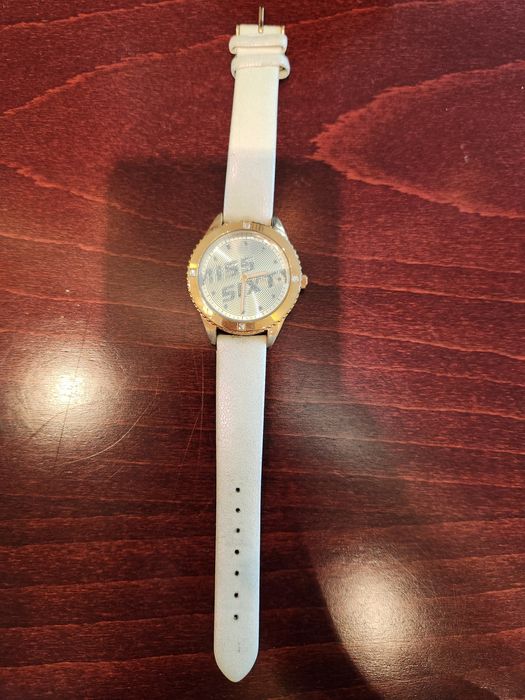 Часовник Miss Sixty, цена 45 лв.