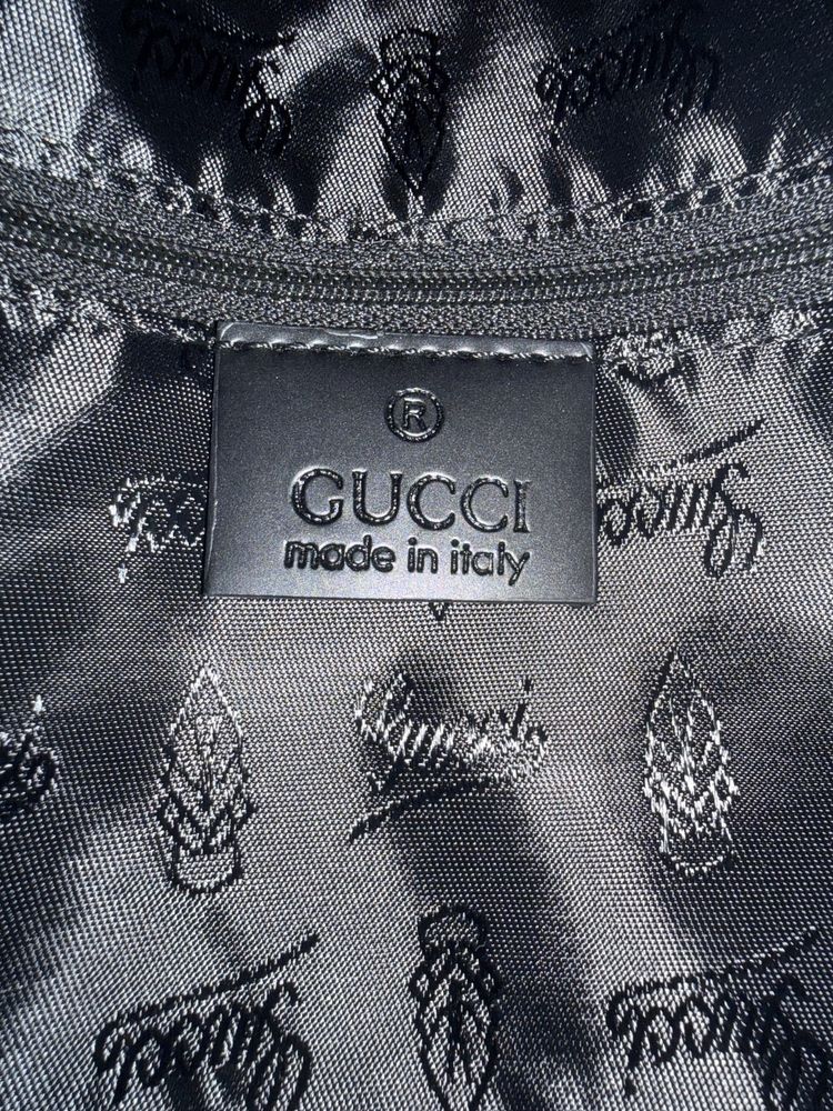 CUCCI чанта.За повече информация пишете на вайбър.