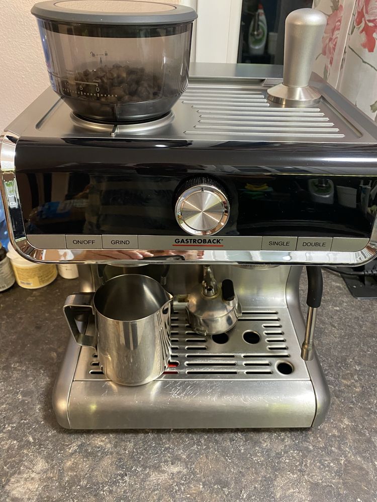 Продавам професионална кафемашина Gastroback ESPRESSO BARISTA PRO