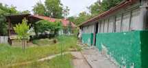 Casă de vânzare în comuna Vutcani cu teren 700m² și grădină 900m²